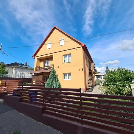 Katalin Apartmanhaz Miskolc Buitenkant foto