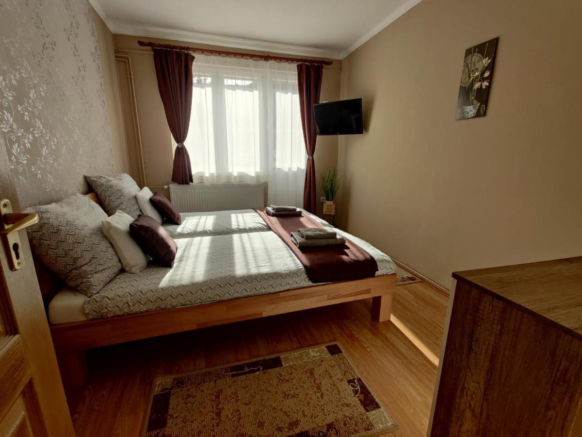 Katalin Apartmanhaz Miskolc Buitenkant foto