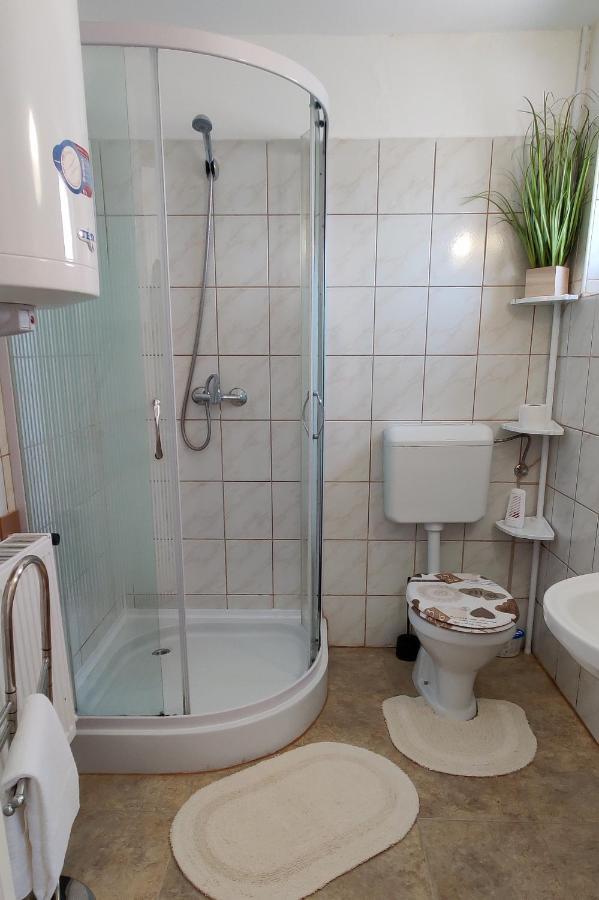 Katalin Apartmanhaz Miskolc Buitenkant foto