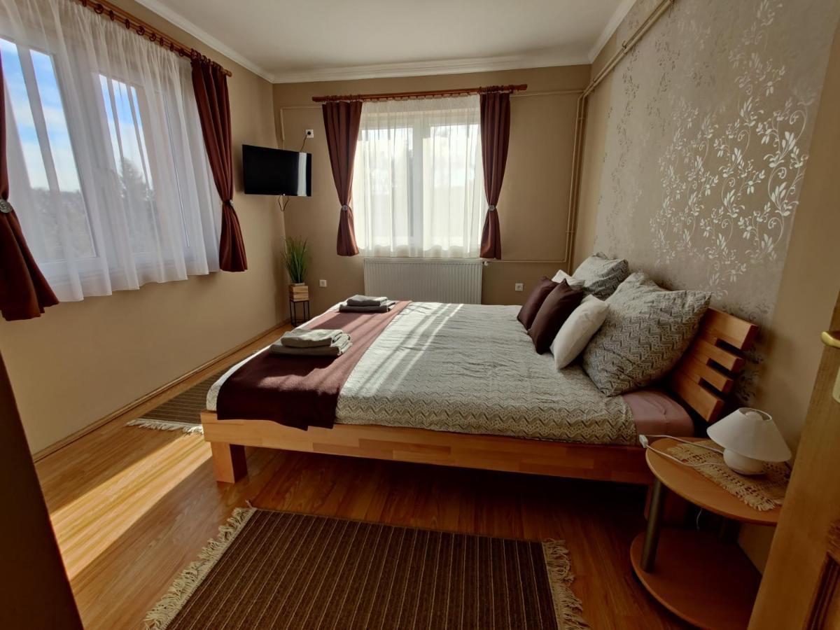 Katalin Apartmanhaz Miskolc Buitenkant foto