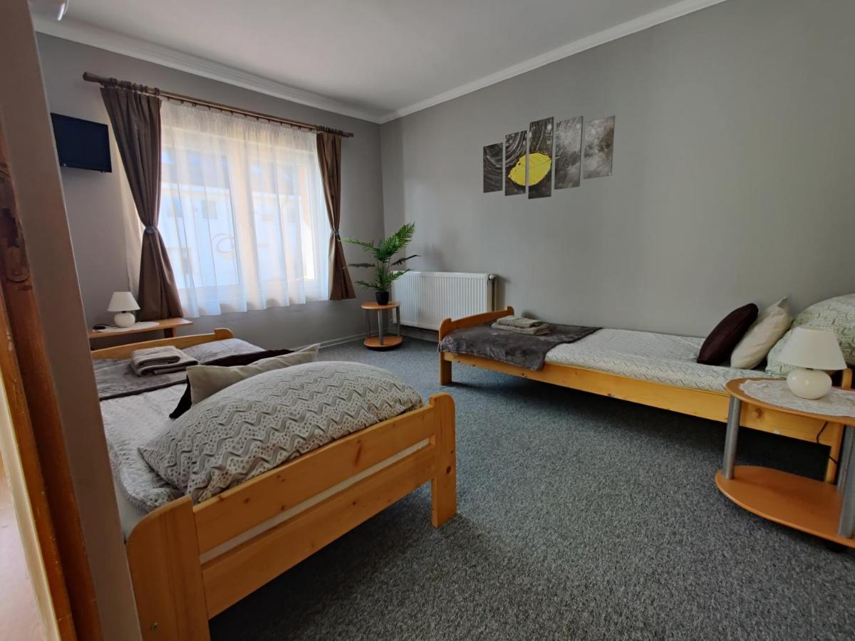 Katalin Apartmanhaz Miskolc Buitenkant foto