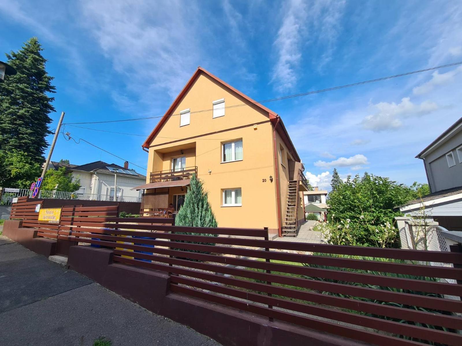 Katalin Apartmanhaz Miskolc Buitenkant foto